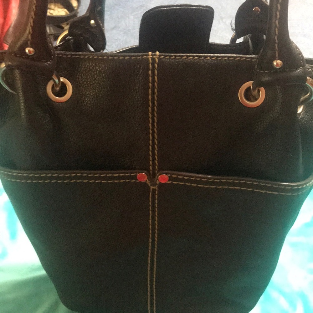 Medium black Tignanello back